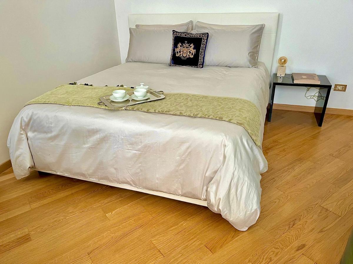 Imperial Terrace Suite Milan Bagian luar foto