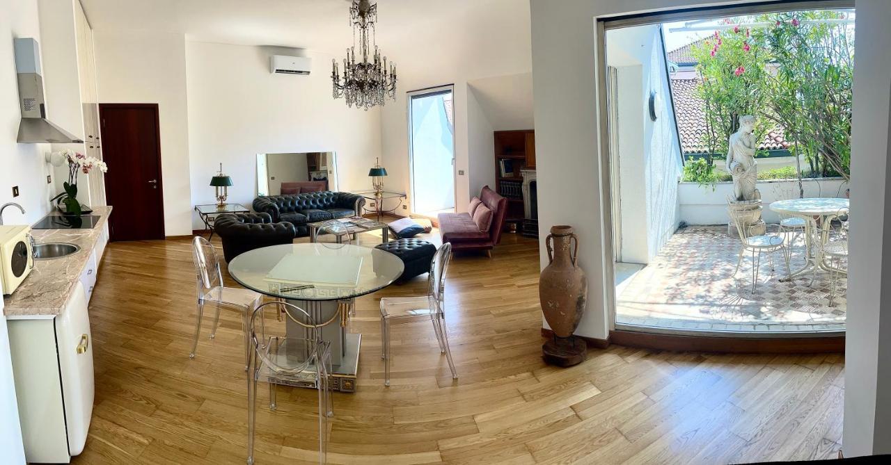 Imperial Terrace Suite Milan Bagian luar foto