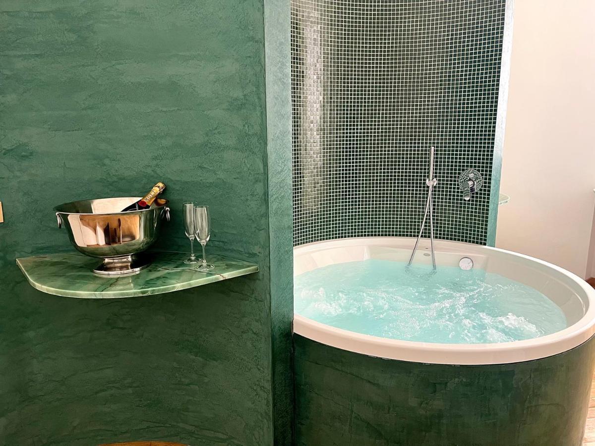 Imperial Terrace Suite Milan Bagian luar foto
